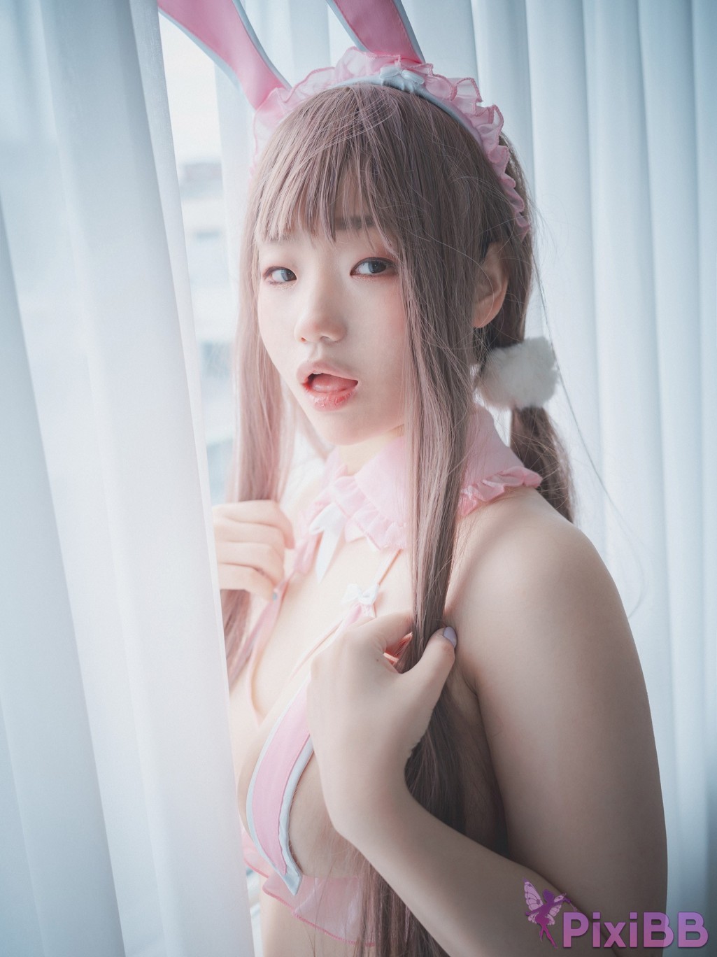 DJAWA Photo Mimmi March Hare PixiBB.COM 008