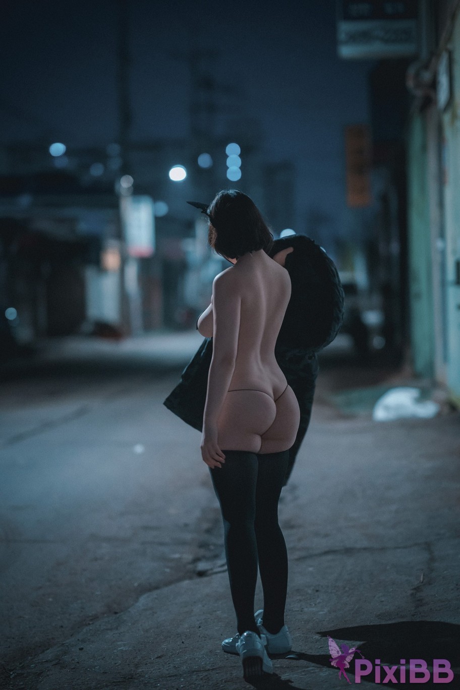 DJAWA Photo Mimmi Rudy The Wolf of Midnight PixiBB.COM 110