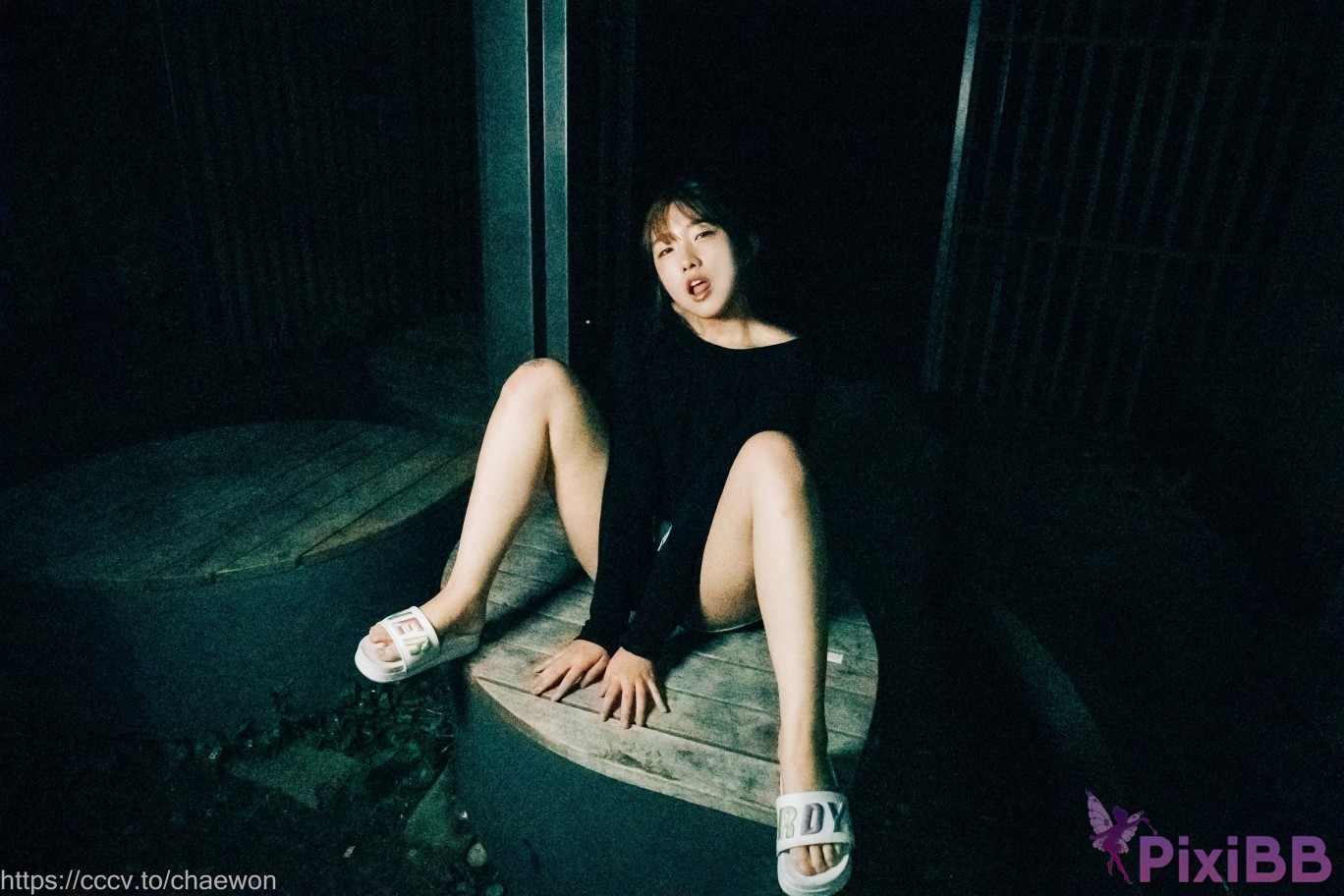 Loozy SonSon Public Toilet PixiBB.COM 011