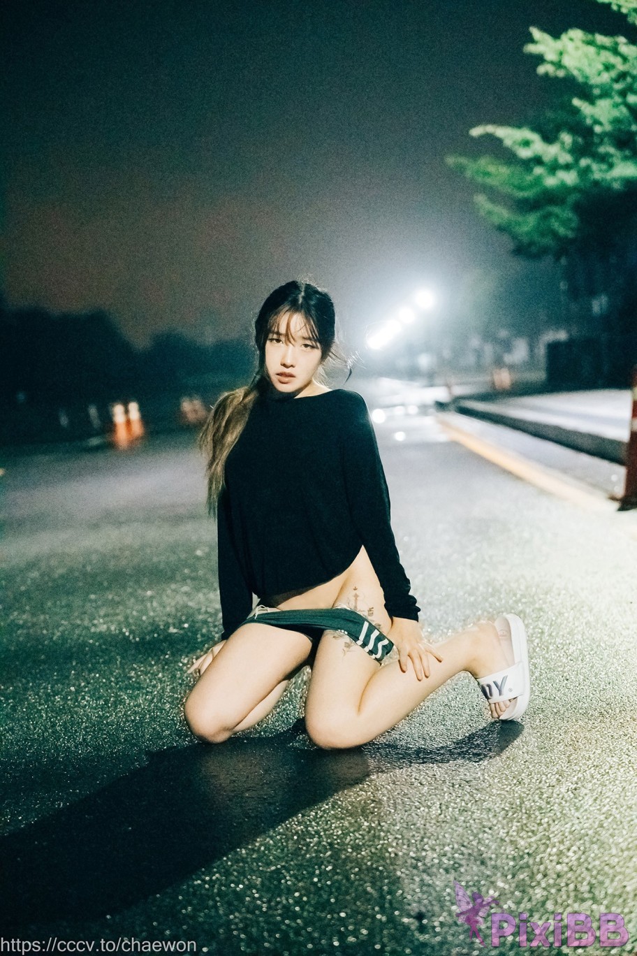 Loozy SonSon Public Toilet PixiBB.COM 032