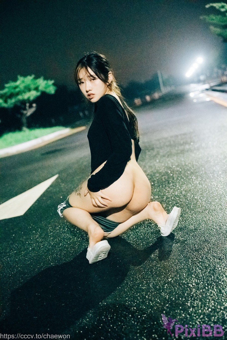 Loozy SonSon Public Toilet PixiBB.COM 034