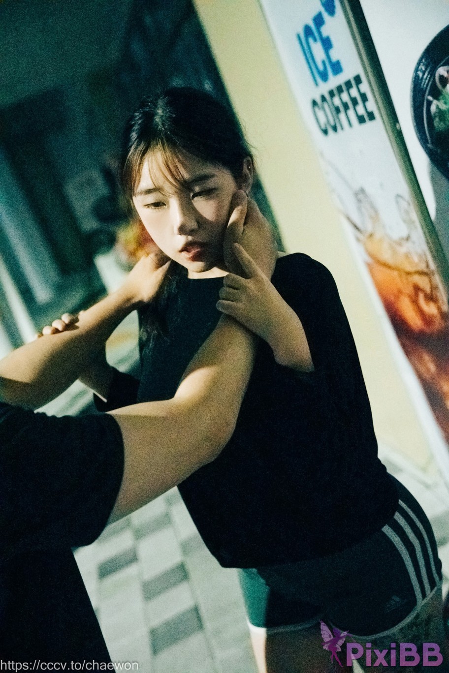 Loozy SonSon Public Toilet PixiBB.COM 050