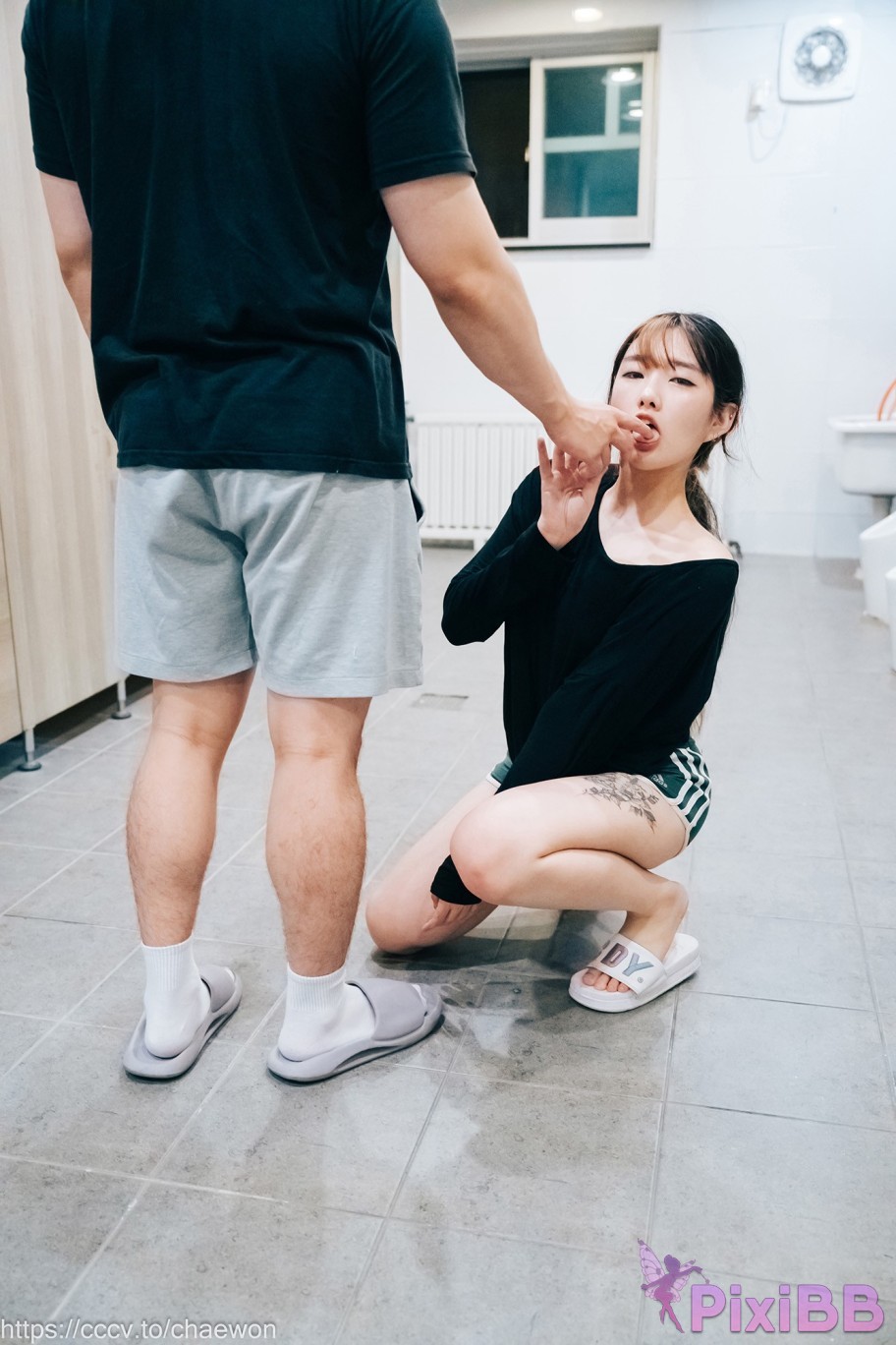 Loozy SonSon Public Toilet PixiBB.COM 097