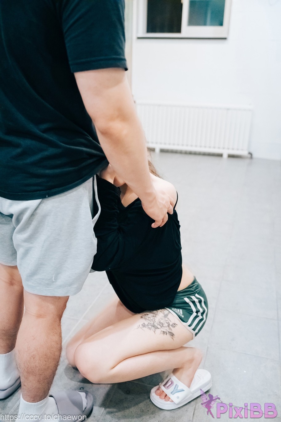 Loozy SonSon Public Toilet PixiBB.COM 111