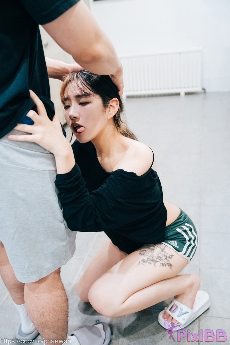 Loozy SonSon Public Toilet PixiBB.COM 112