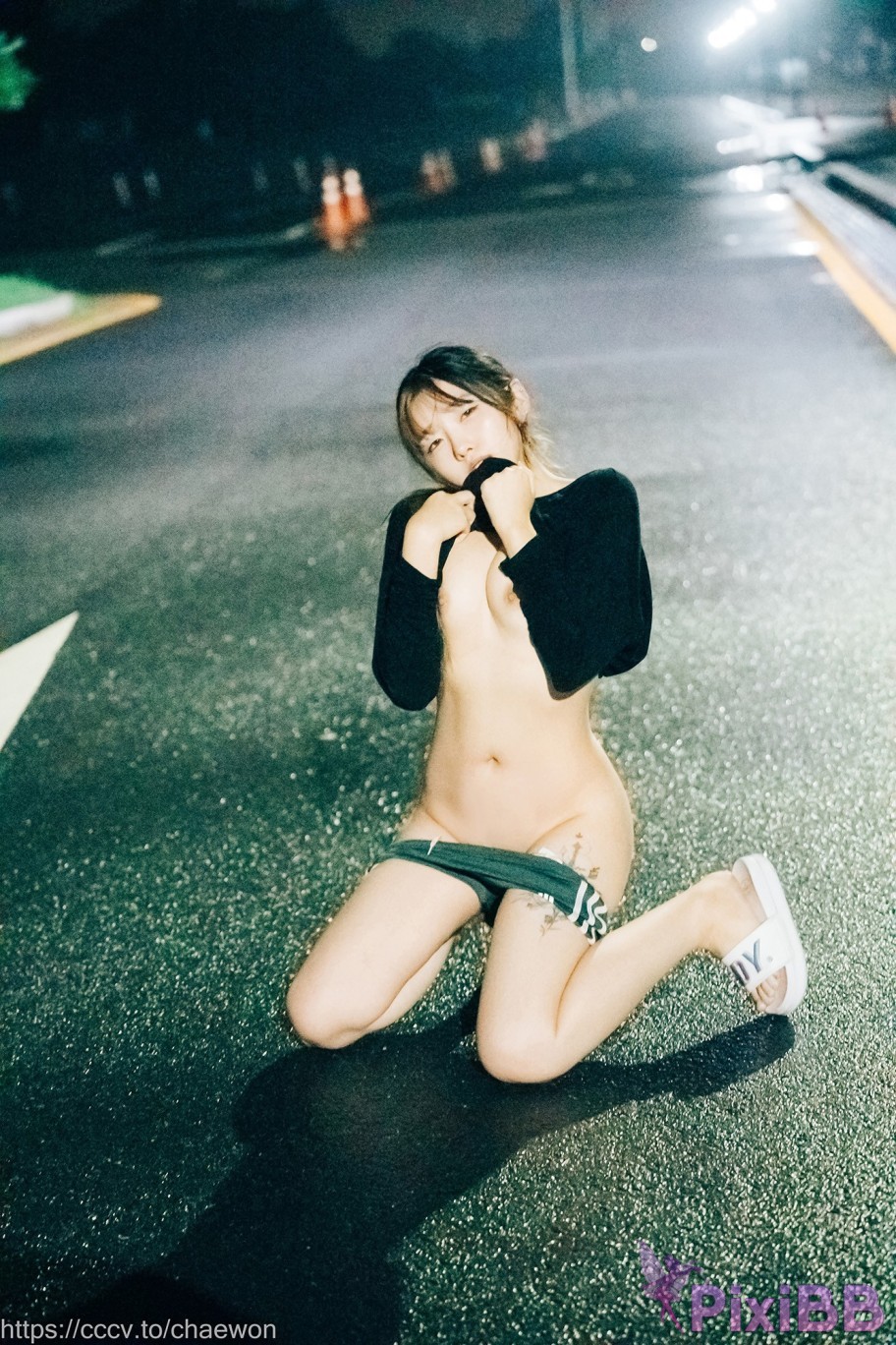 Loozy SonSon Public Toilet PixiBB.COM 123