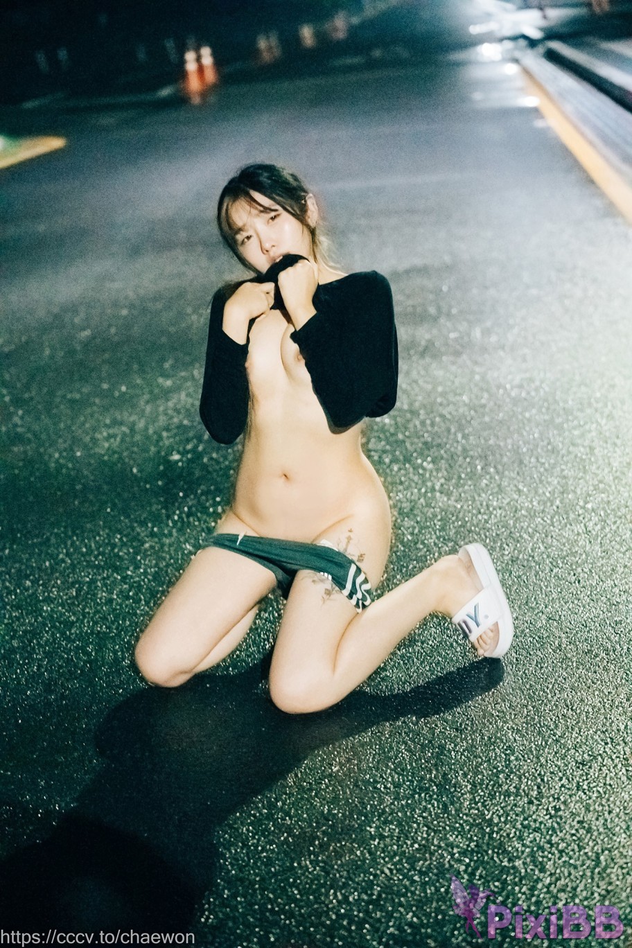 Loozy SonSon Public Toilet PixiBB.COM 124