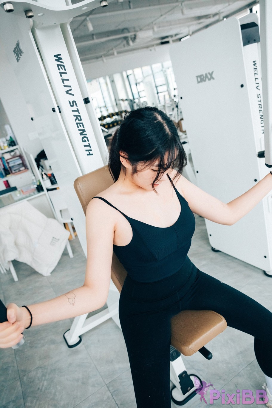 Loozy Sonson Personal Trainer S.Ver PixiBB.COM 004