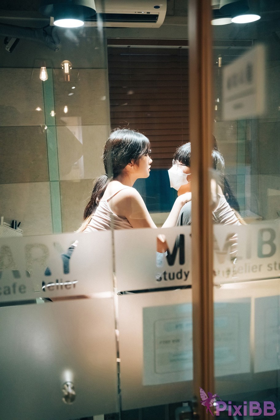 Loozy Sonson Reading Room PixiBB.COM 004