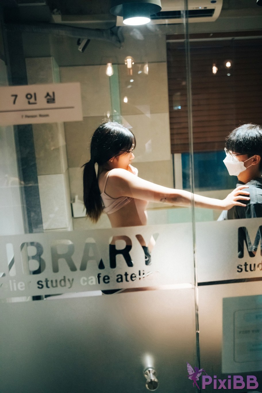 Loozy Sonson Reading Room PixiBB.COM 006