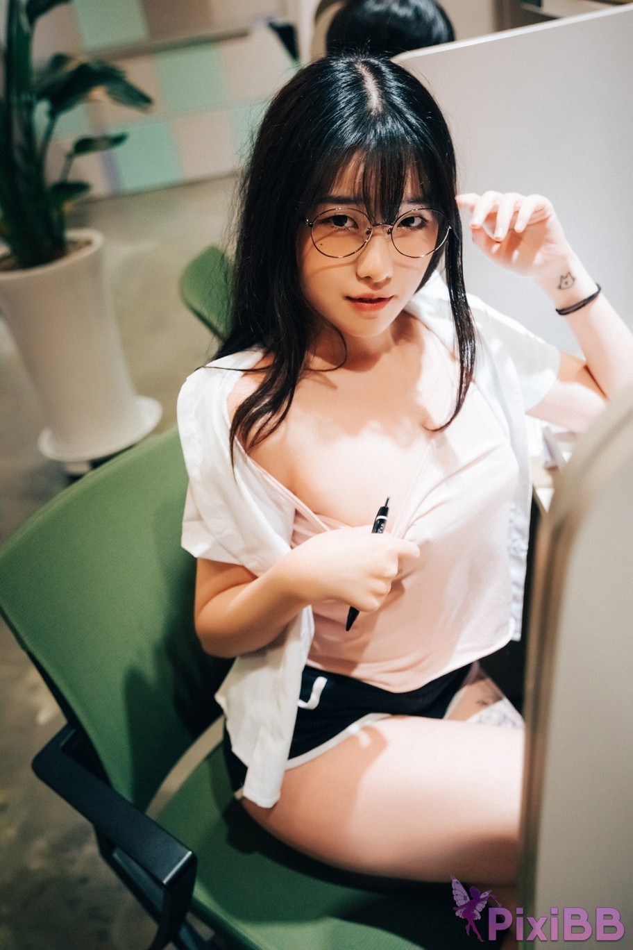 Loozy Sonson Reading Room PixiBB.COM 013