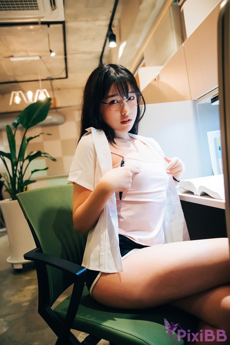 Loozy Sonson Reading Room PixiBB.COM 019