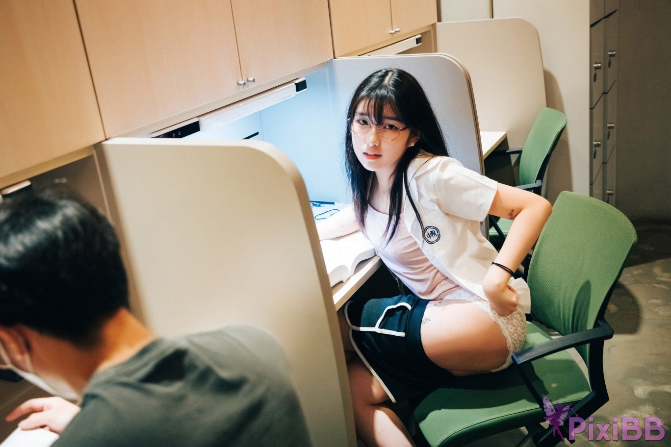 Loozy Sonson Reading Room PixiBB.COM 025