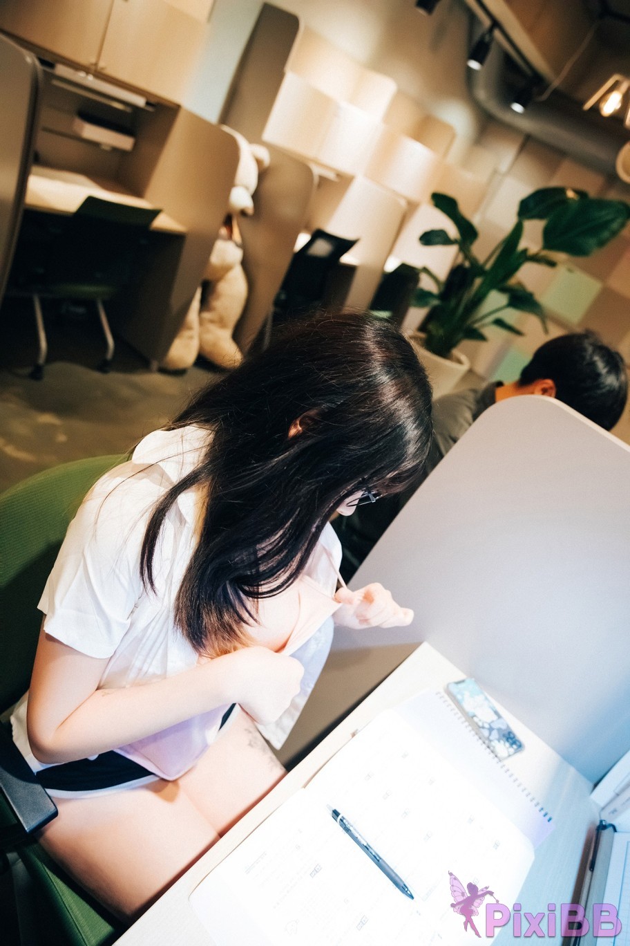 Loozy Sonson Reading Room PixiBB.COM 033