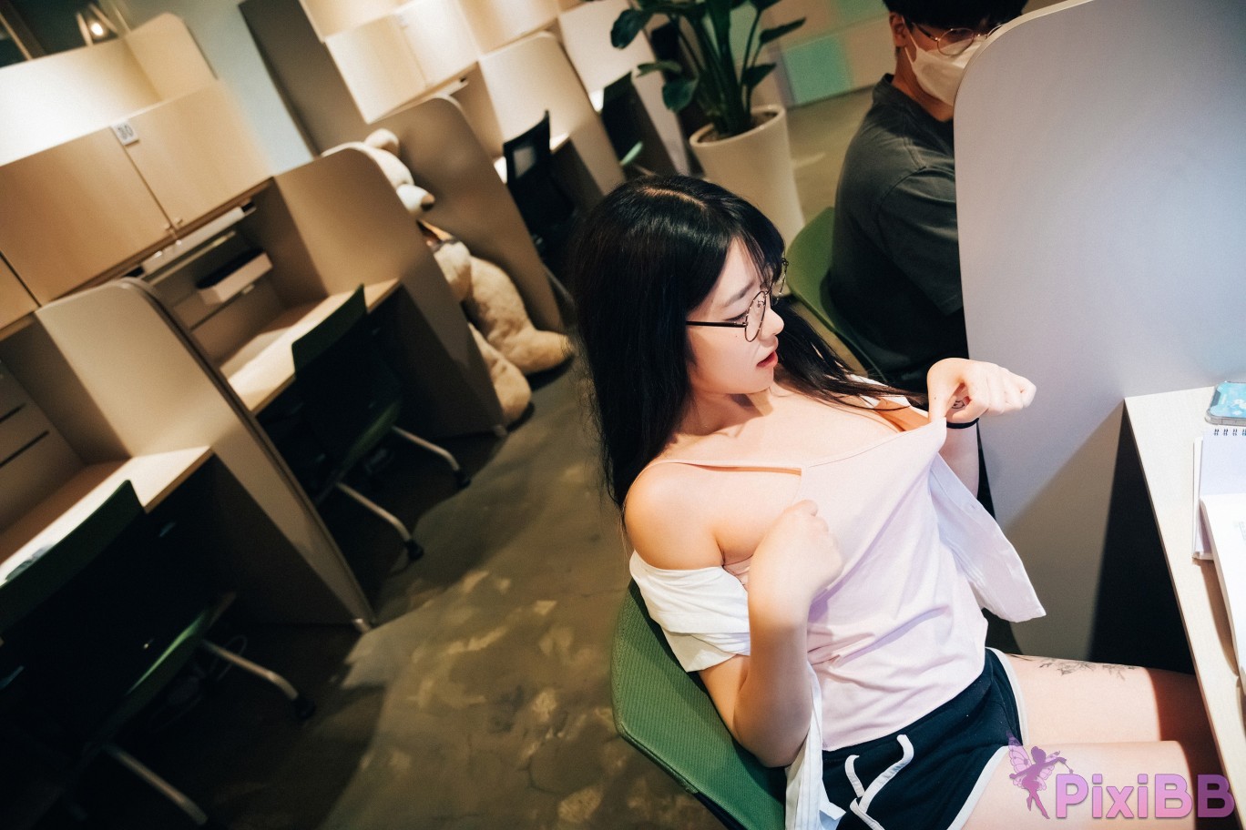 Loozy Sonson Reading Room PixiBB.COM 036