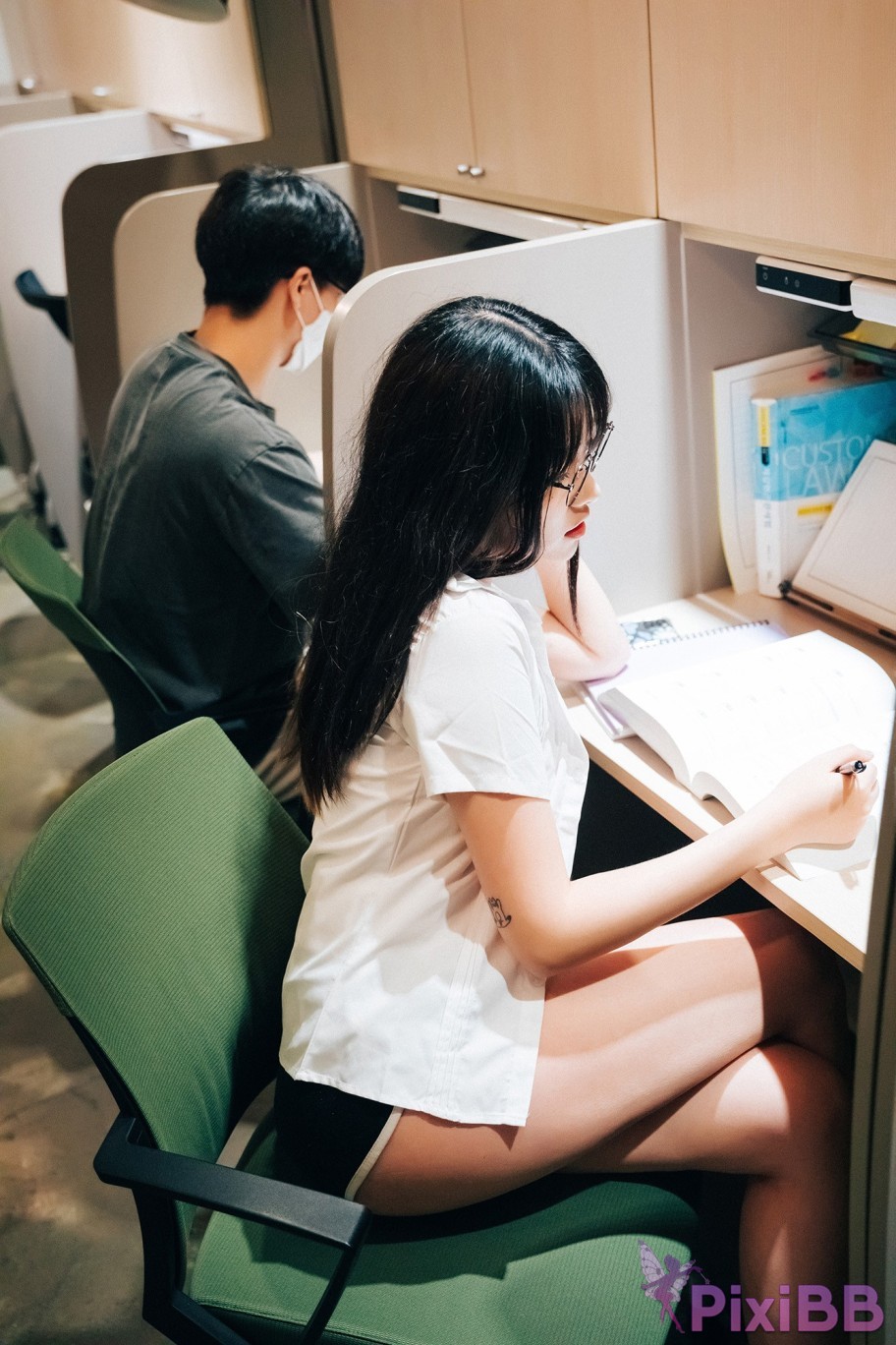 Loozy Sonson Reading Room PixiBB.COM 043