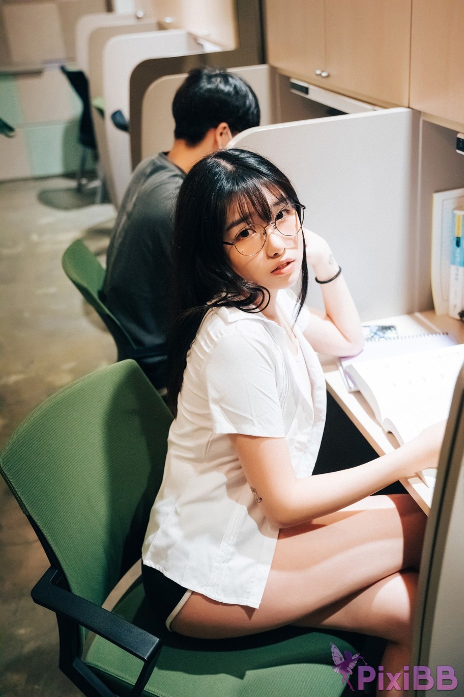 Loozy Sonson Reading Room PixiBB.COM 054