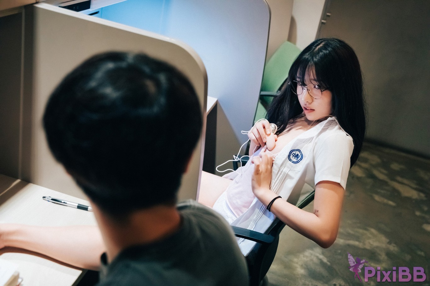 Loozy Sonson Reading Room PixiBB.COM 063