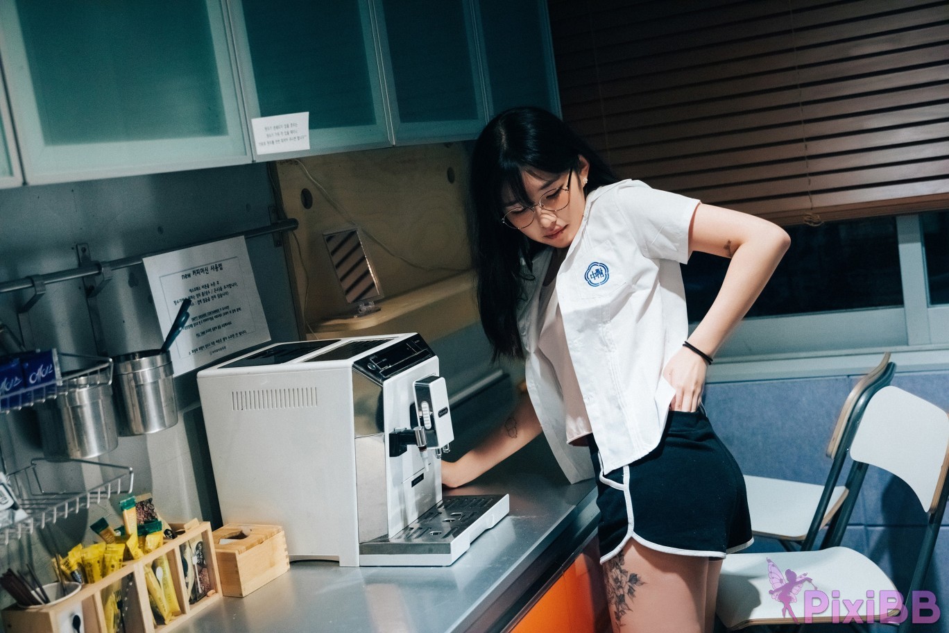 Loozy Sonson Reading Room PixiBB.COM 066