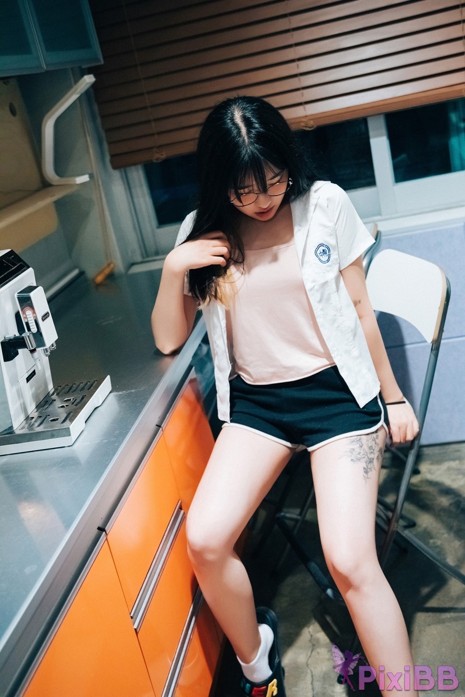 Loozy Sonson Reading Room PixiBB.COM 067