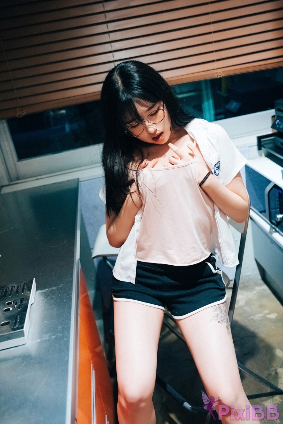 Loozy Sonson Reading Room PixiBB.COM 069