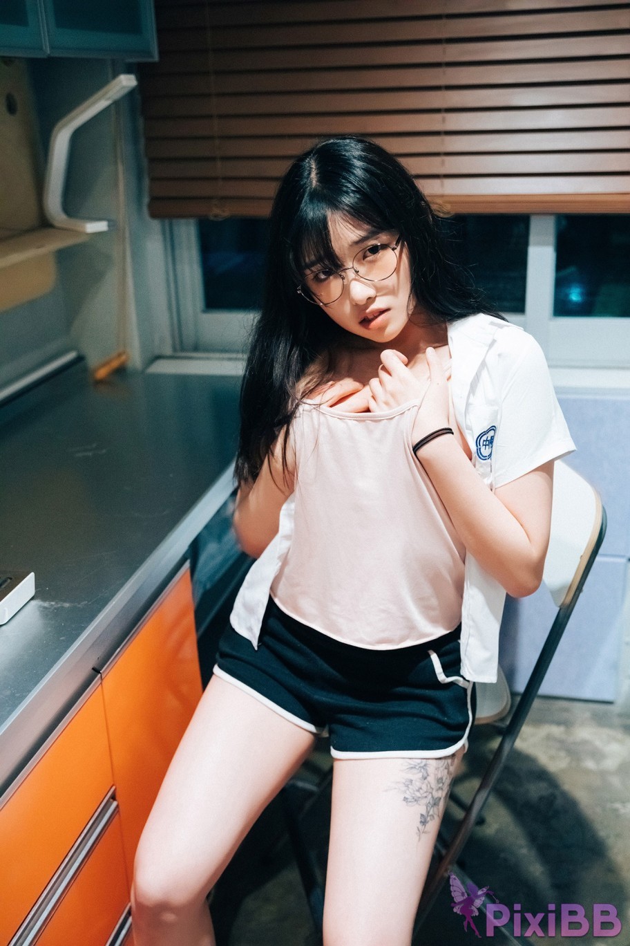 Loozy Sonson Reading Room PixiBB.COM 071