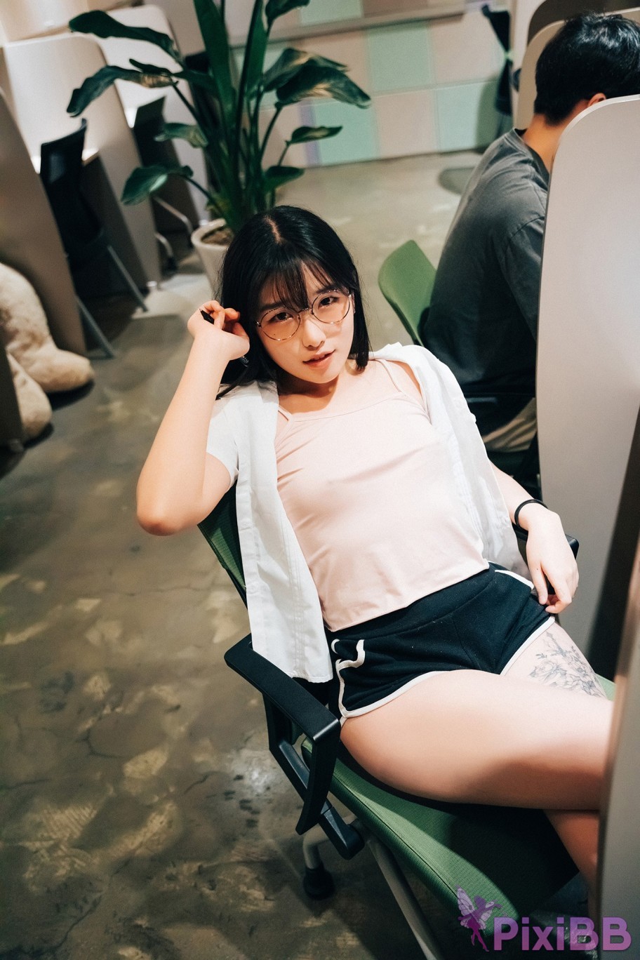 Loozy Sonson Reading Room PixiBB.COM 076