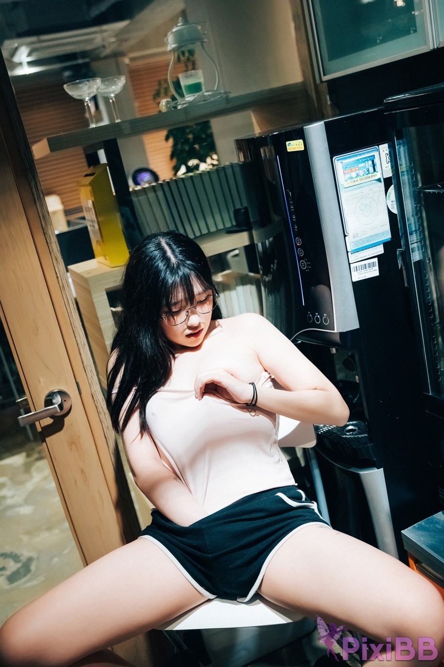 Loozy Sonson Reading Room PixiBB.COM 078