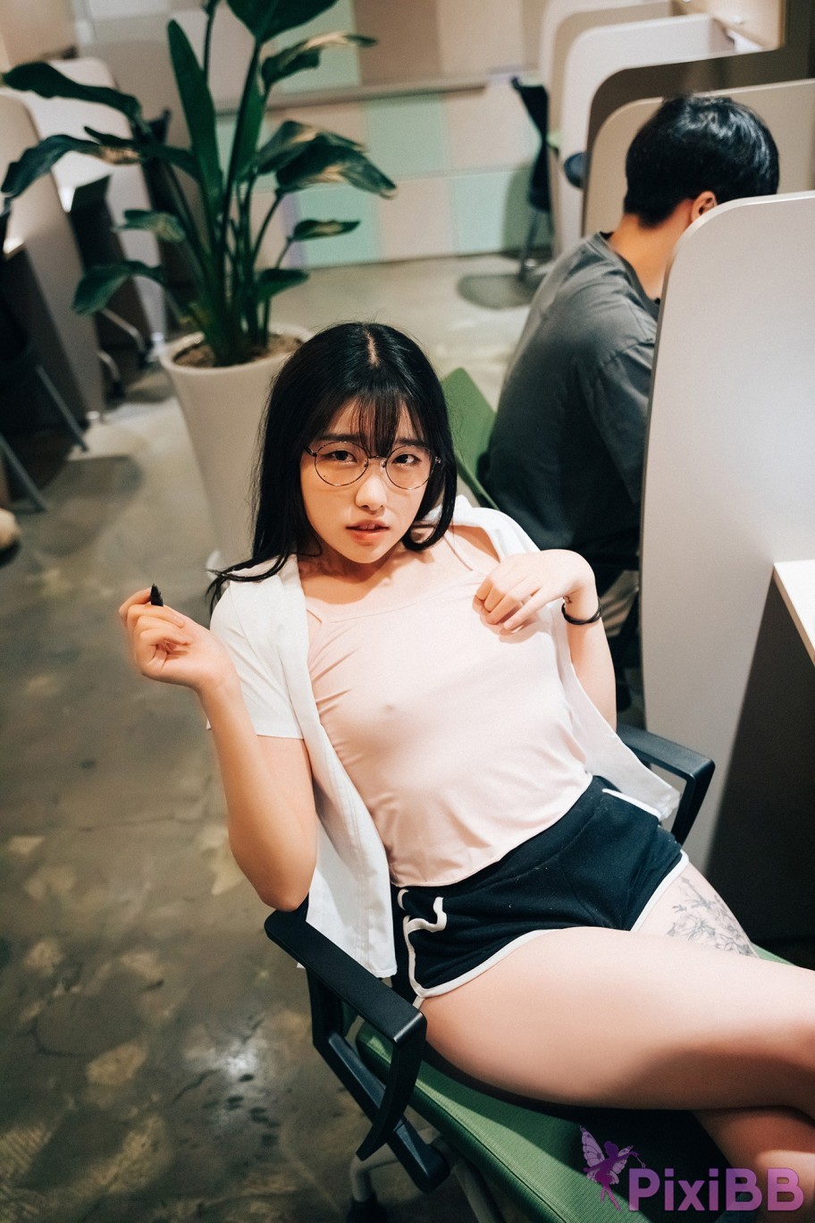 Loozy Sonson Reading Room PixiBB.COM 087