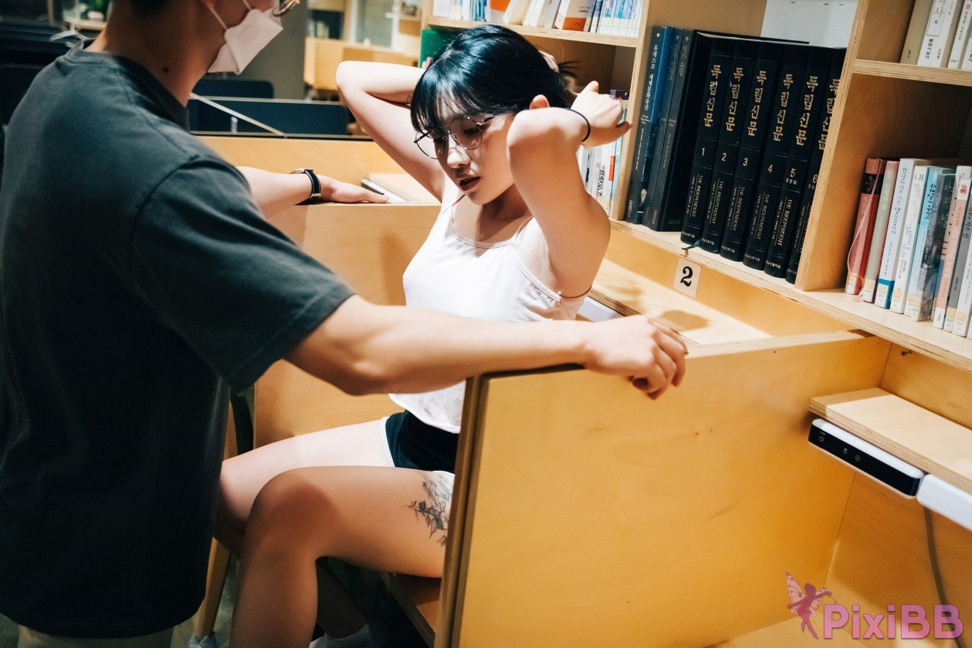 Loozy Sonson Reading Room PixiBB.COM 092