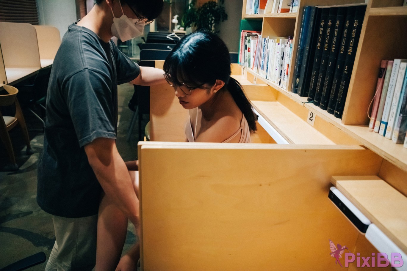 Loozy Sonson Reading Room PixiBB.COM 096