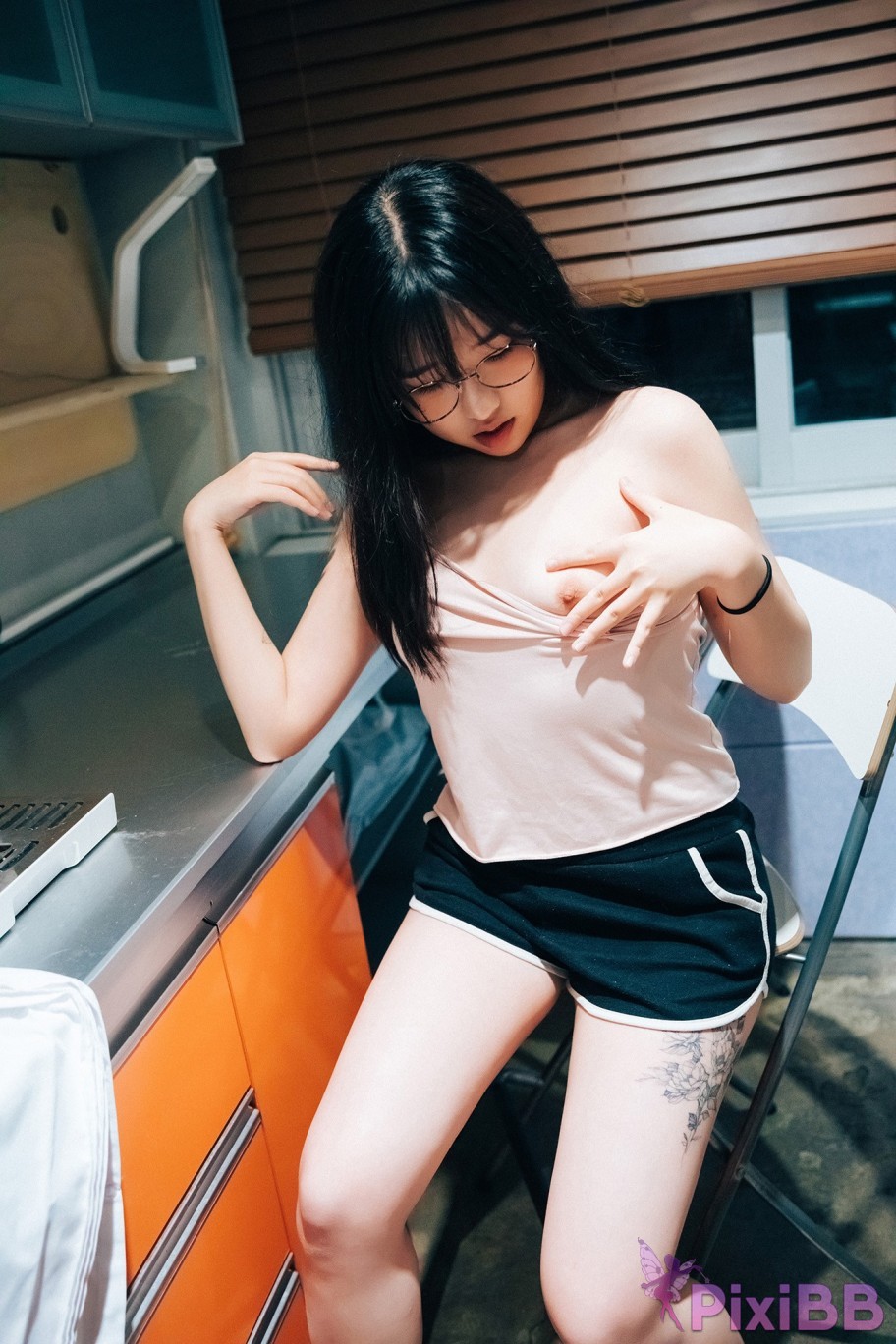 Loozy Sonson Reading Room S Ver PixiBB.COM 003