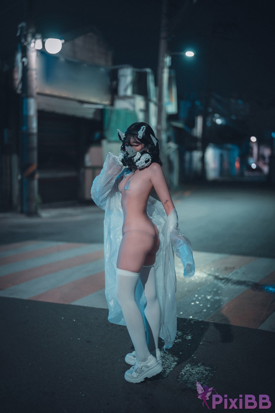 DJAWA Photo Sonson Vagabundo de la Noche Masked girl in raincoat PixiBB.COM 006