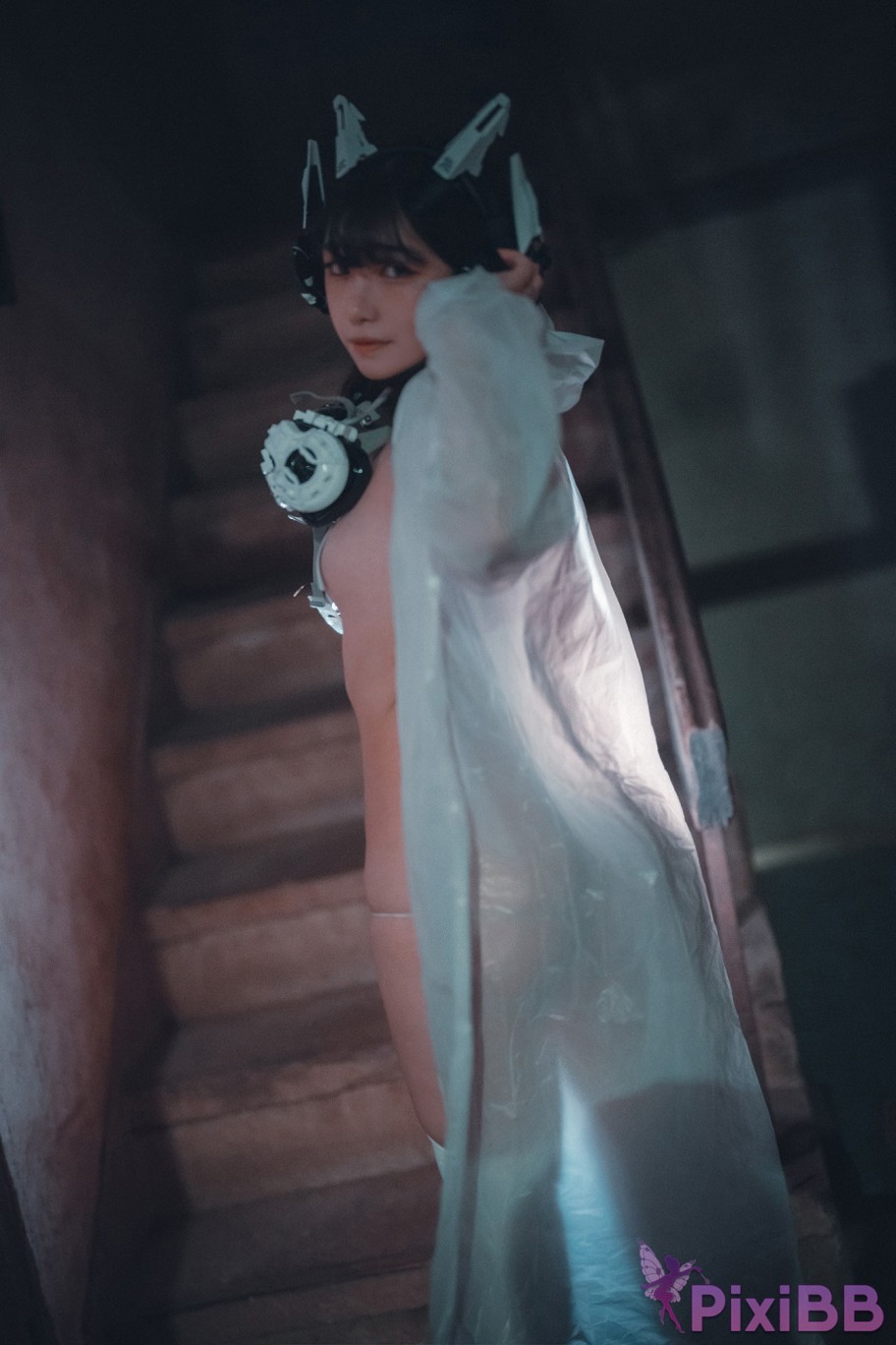 DJAWA Photo Sonson Vagabundo de la Noche Masked girl in raincoat PixiBB.COM 046