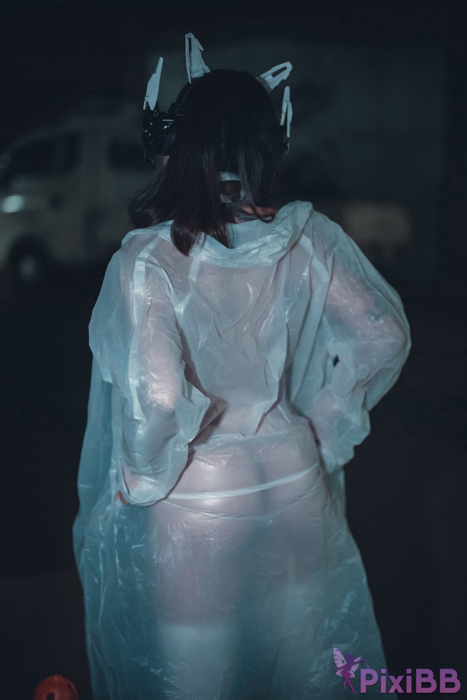 DJAWA Photo Sonson Vagabundo de la Noche Masked girl in raincoat PixiBB.COM 050