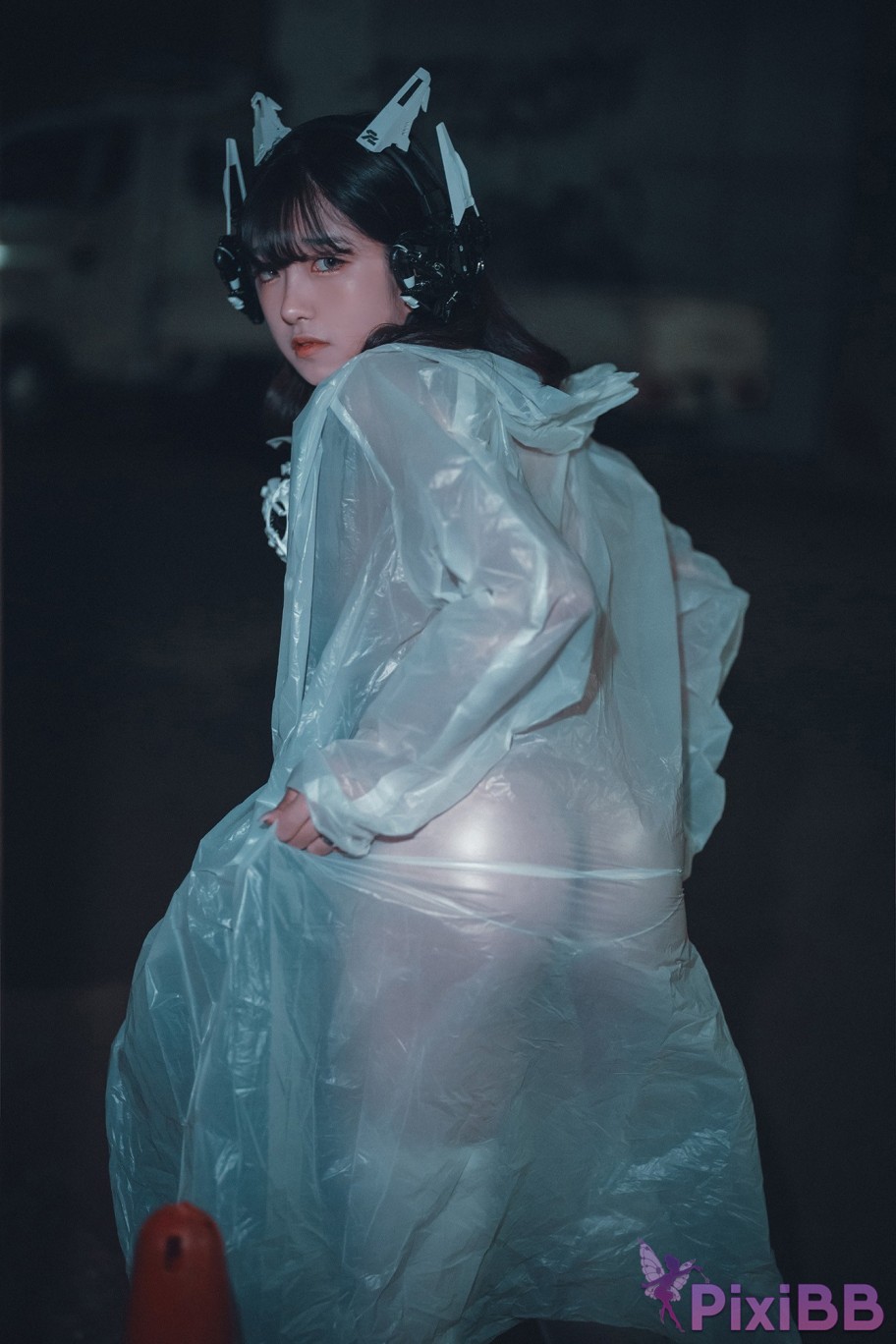 DJAWA Photo Sonson Vagabundo de la Noche Masked girl in raincoat PixiBB.COM 051