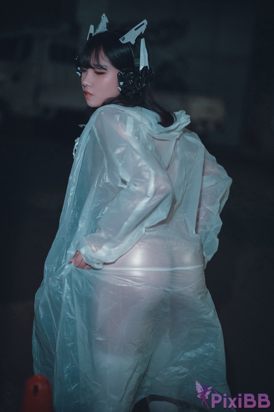 DJAWA Photo Sonson Vagabundo de la Noche Masked girl in raincoat PixiBB.COM 052