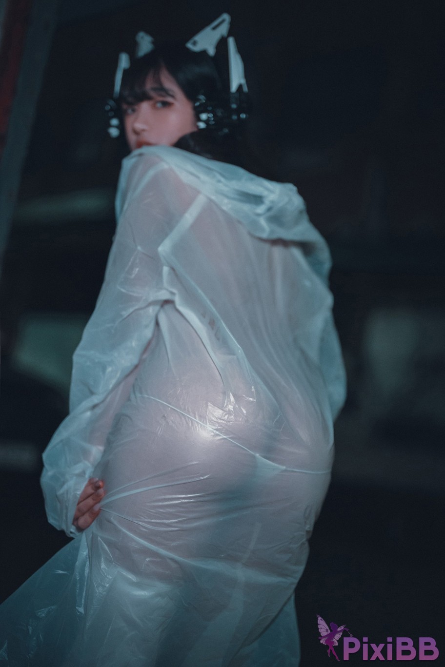 DJAWA Photo Sonson Vagabundo de la Noche Masked girl in raincoat PixiBB.COM 053