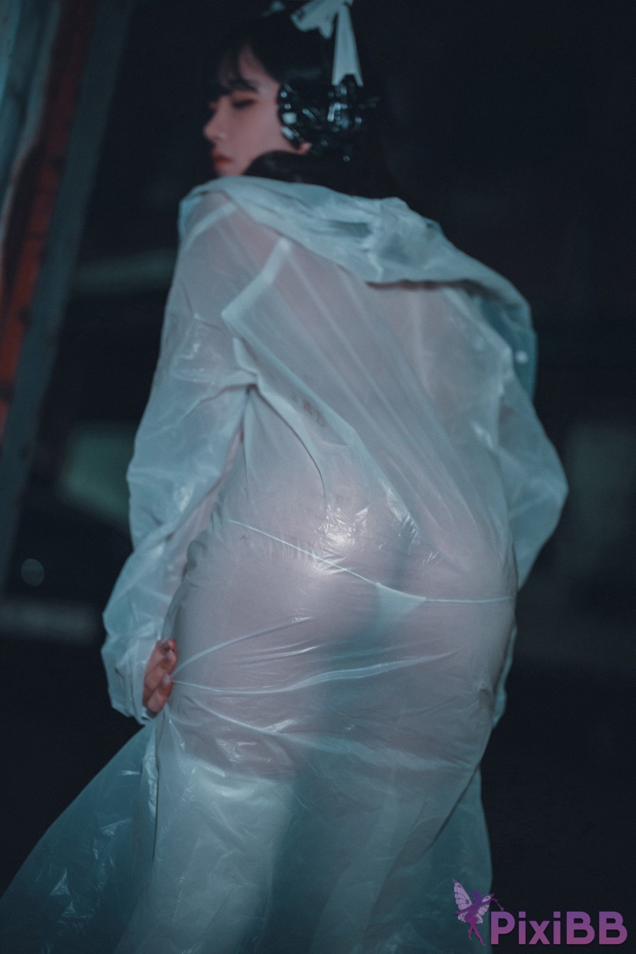 DJAWA Photo Sonson Vagabundo de la Noche Masked girl in raincoat PixiBB.COM 054