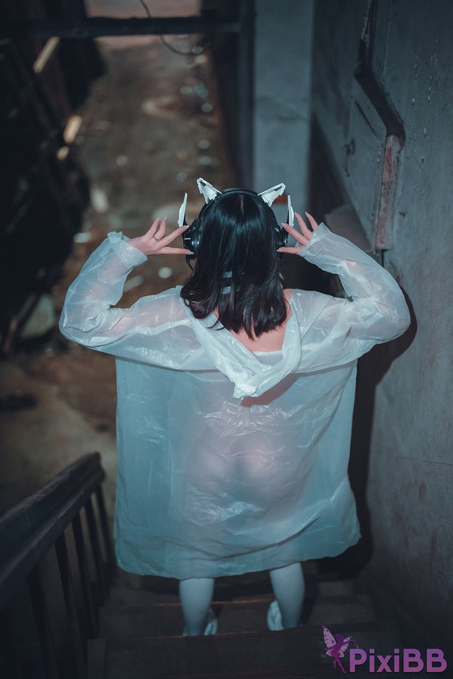 DJAWA Photo Sonson Vagabundo de la Noche Masked girl in raincoat PixiBB.COM 071