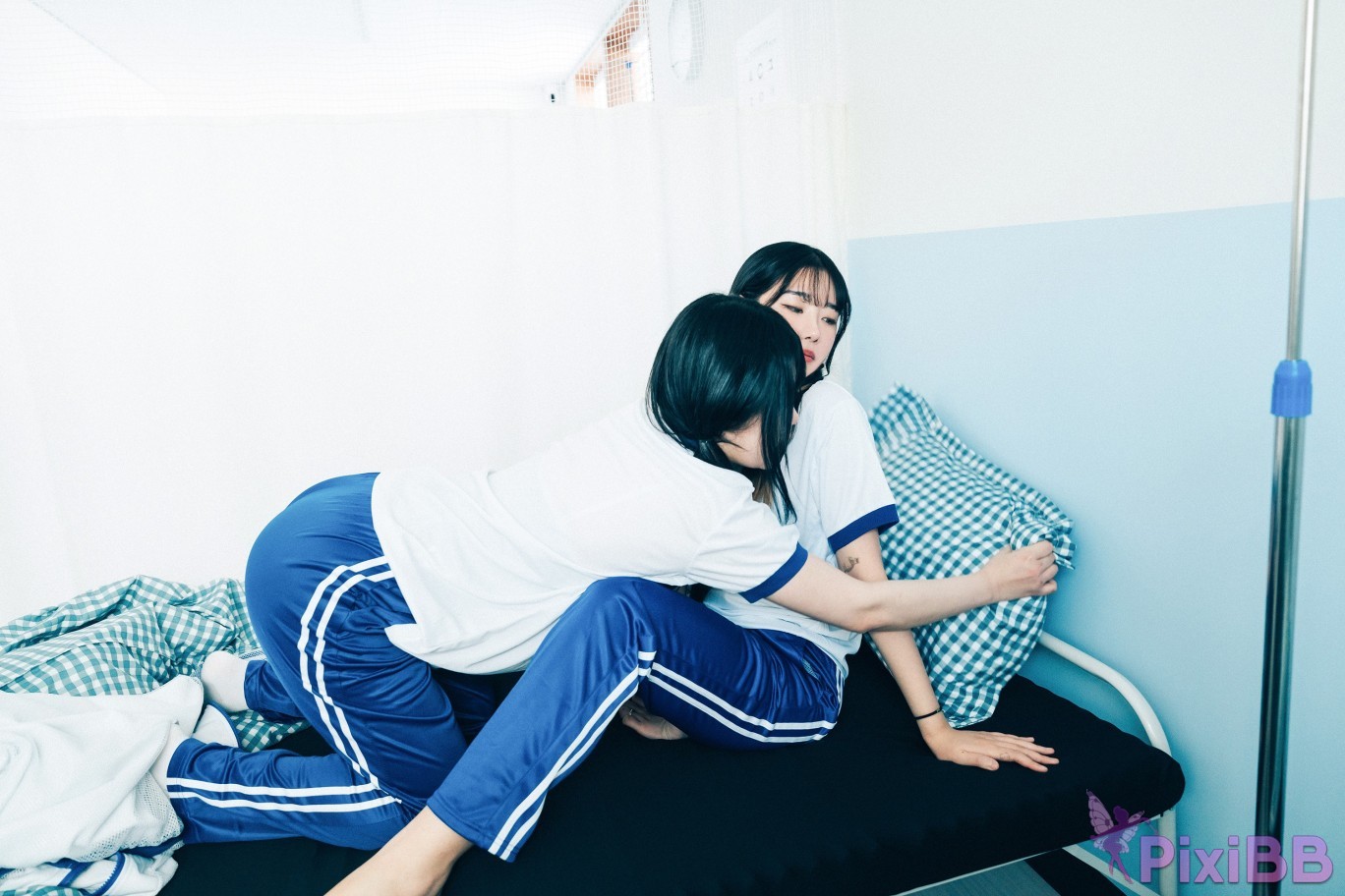 Loozy Sonson x Zia Bitch Academy PixiBB.COM 106