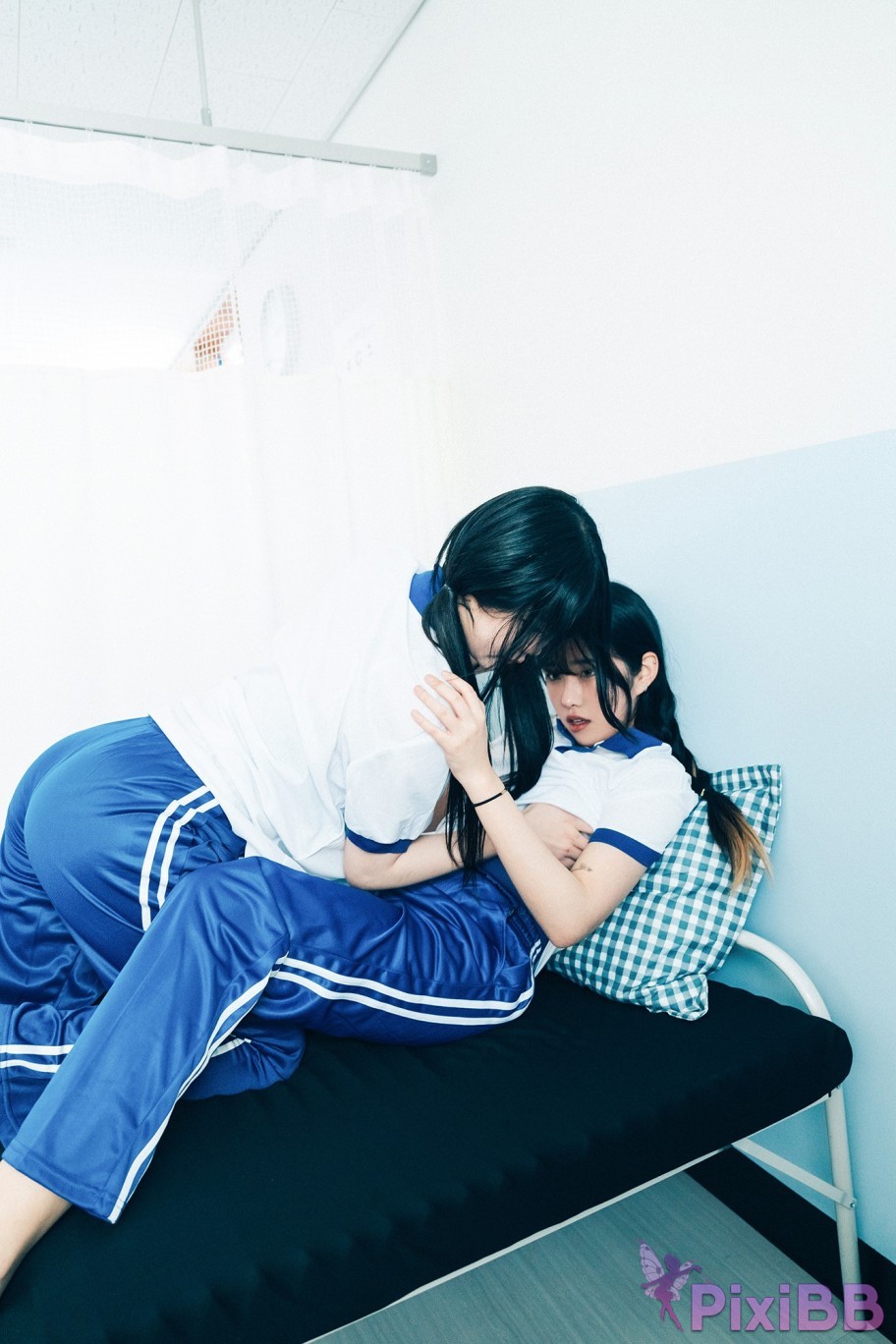 Loozy Sonson x Zia Bitch Academy PixiBB.COM 111