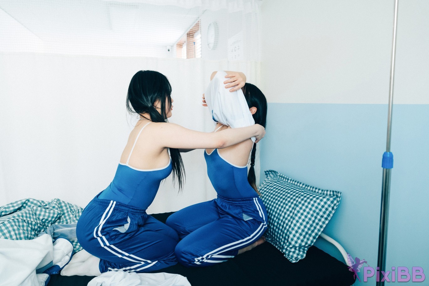 Loozy Sonson x Zia Bitch Academy PixiBB.COM 117