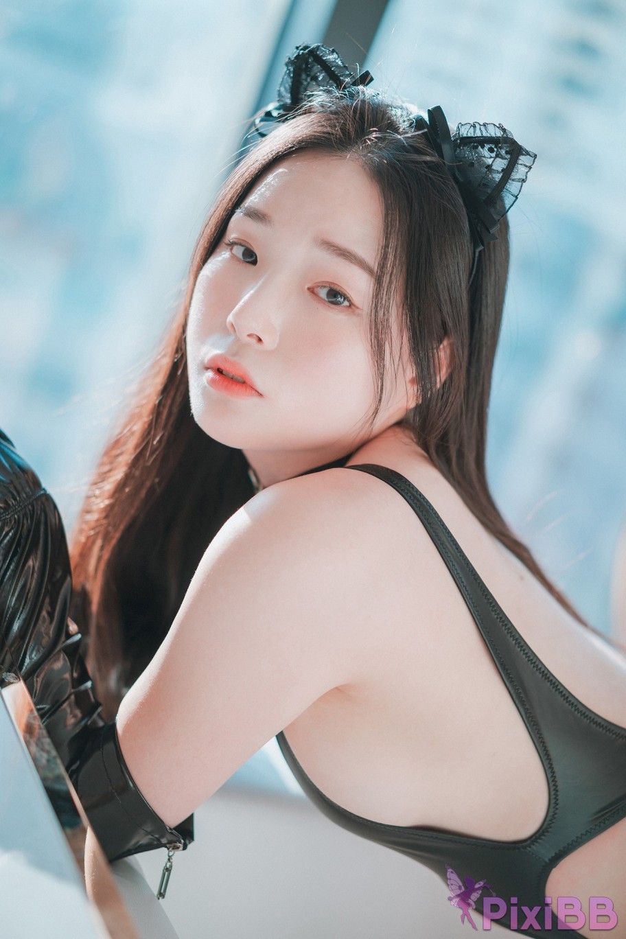 DJAWA Photo Pia Black Cat and Gold Python PixiBB.COM 053