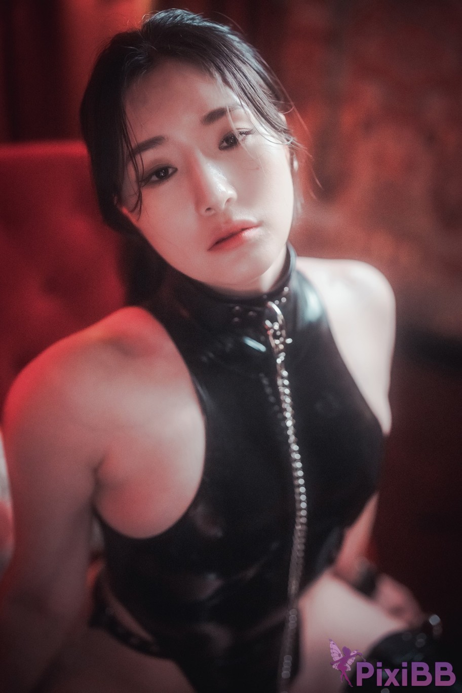 DJAWA Photo Pia Cling to Latex PixiBB.COM 037