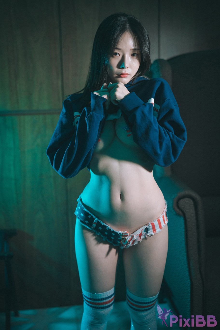 DJAWA Photo Pia The Stars and Stripes PixiBB.COM 037