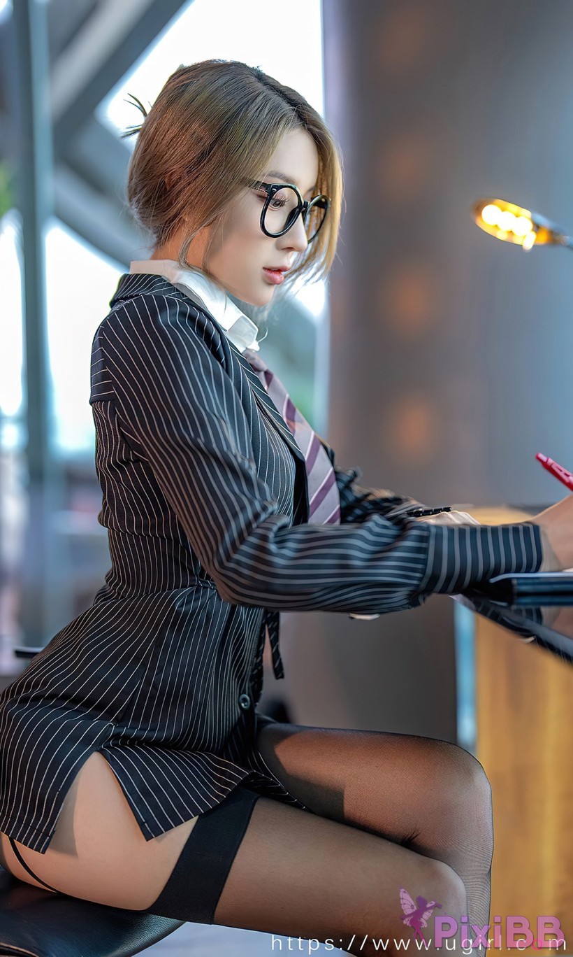 Ugirls Love the beauties No 2702 Xiao Hui Xiaohui Suit with black silk PixiBB.COM 021