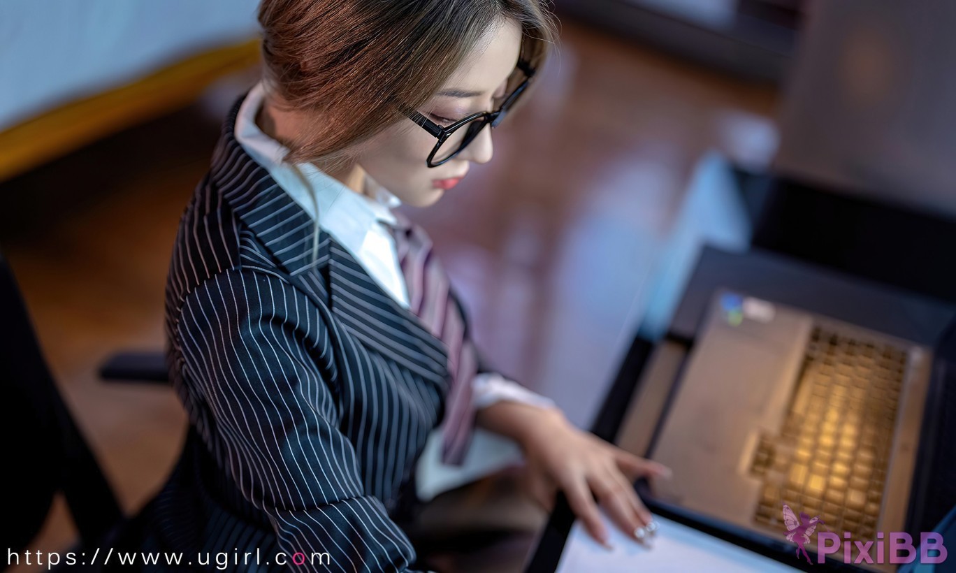 Ugirls Love the beauties No 2702 Xiao Hui Xiaohui Suit with black silk PixiBB.COM 032