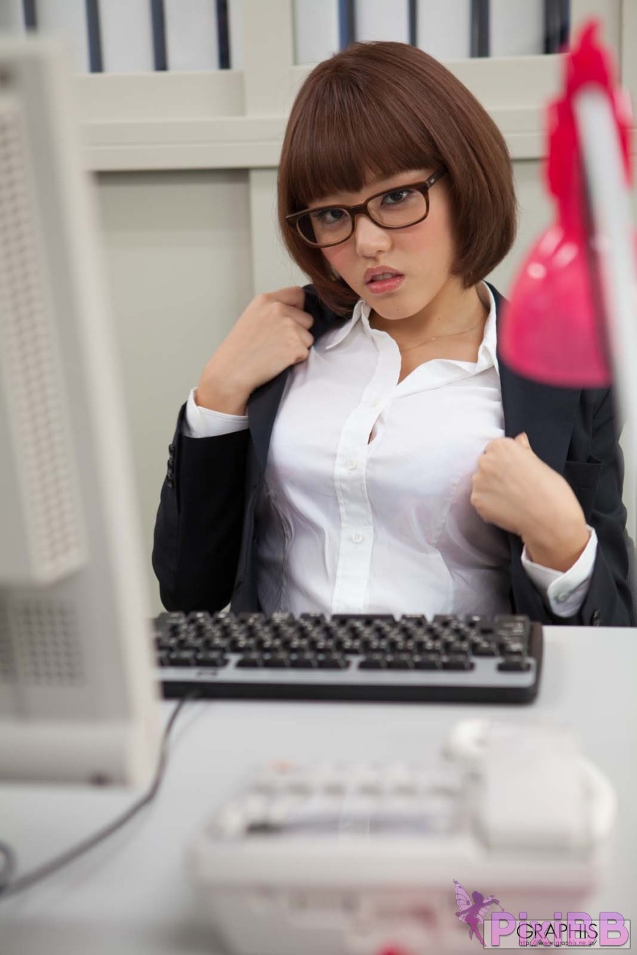 Japanese Idol Hamasaki Mao Graphis Feti Style PixiBB.COM 095