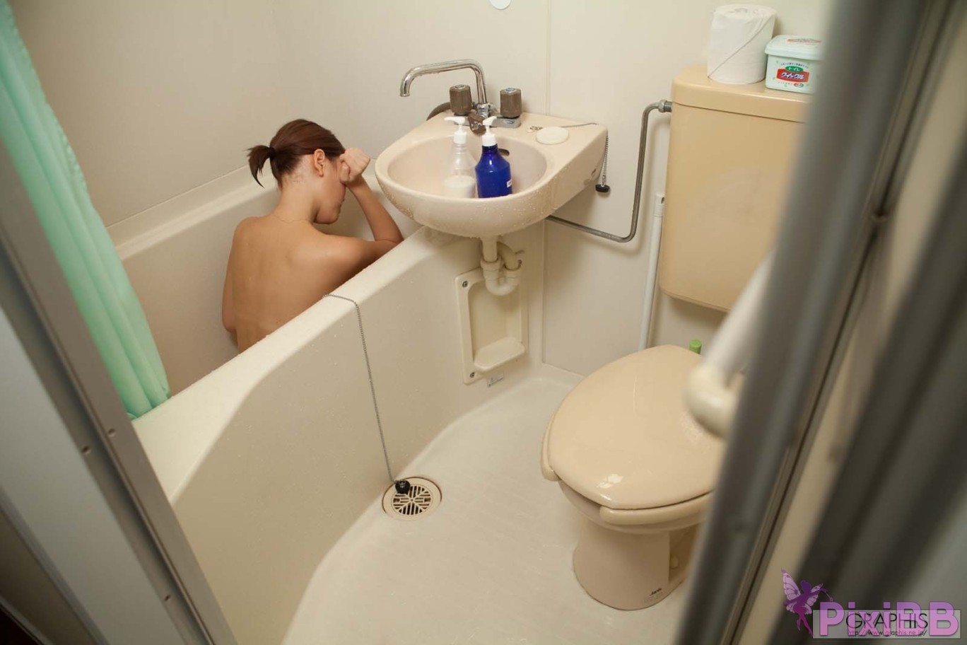 Japanese Idol Hamasaki Mao Graphis Feti Style PixiBB.COM 172